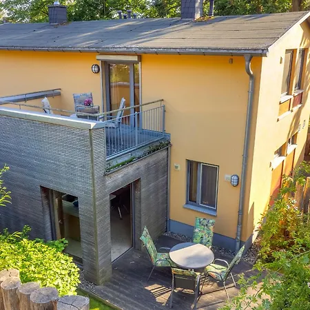 Casa Del Mar, Tres شقة *